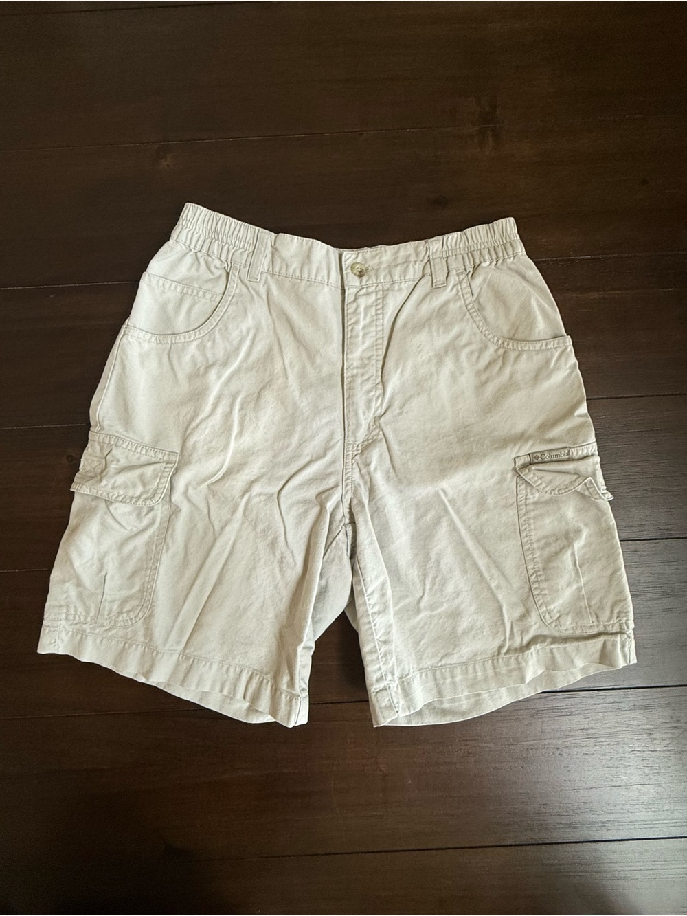 Columbia Women’s Elkhorn Cargo Shorts Size 6 Tan Beige Cotton Utility Hiking